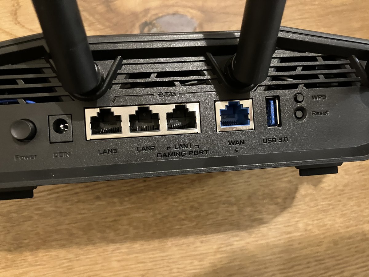 ASUS TUF Gaming BE9400 rear ports, including the Gaming port
